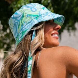 NWT South Beach X Miss Molly Retro Flower Print Bucket Hat in Green